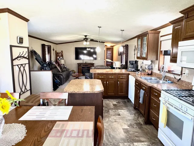 $195,000 | 610 Tamarack Street, Badger, MN 56714