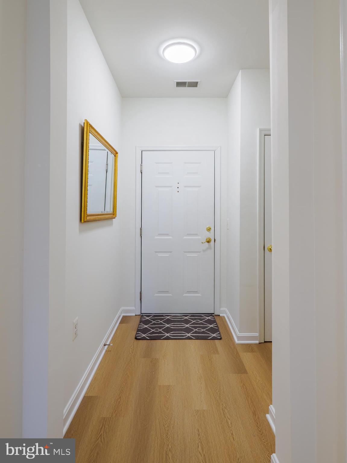 4330 L Cannon Ridge Court, Unit 31 Fairfax, VA 22033 - Photo 16 of 28 Inviting entryway