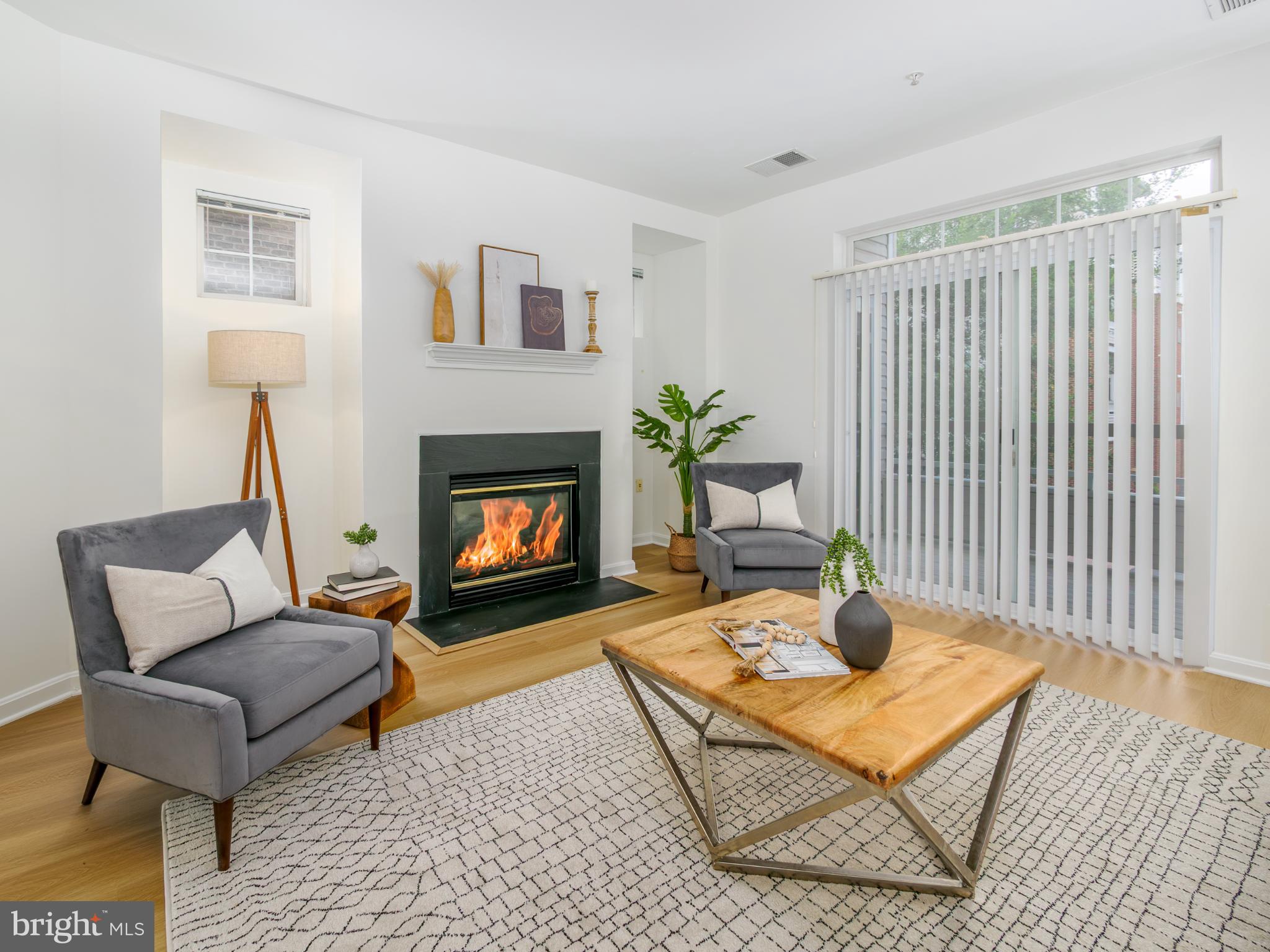 4330 L Cannon Ridge Court, Unit 31 Fairfax, VA 22033 - Photo 2 of 28 Beautiful condo with ELEVATOR