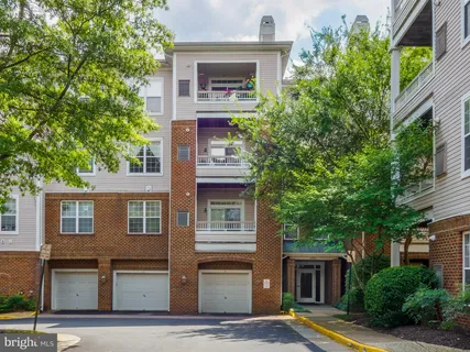 $419,000 | 4330 L Cannon Ridge Court, Unit 31, Fairfax, VA 22033