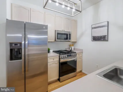 $419,000 | 4330 L Cannon Ridge Court, Unit 31, Fairfax, VA 22033