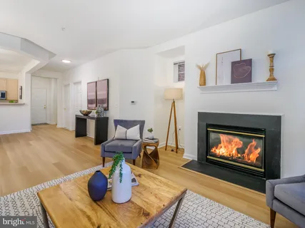 $419,000 | 4330 L Cannon Ridge Court, Unit 31, Fairfax, VA 22033