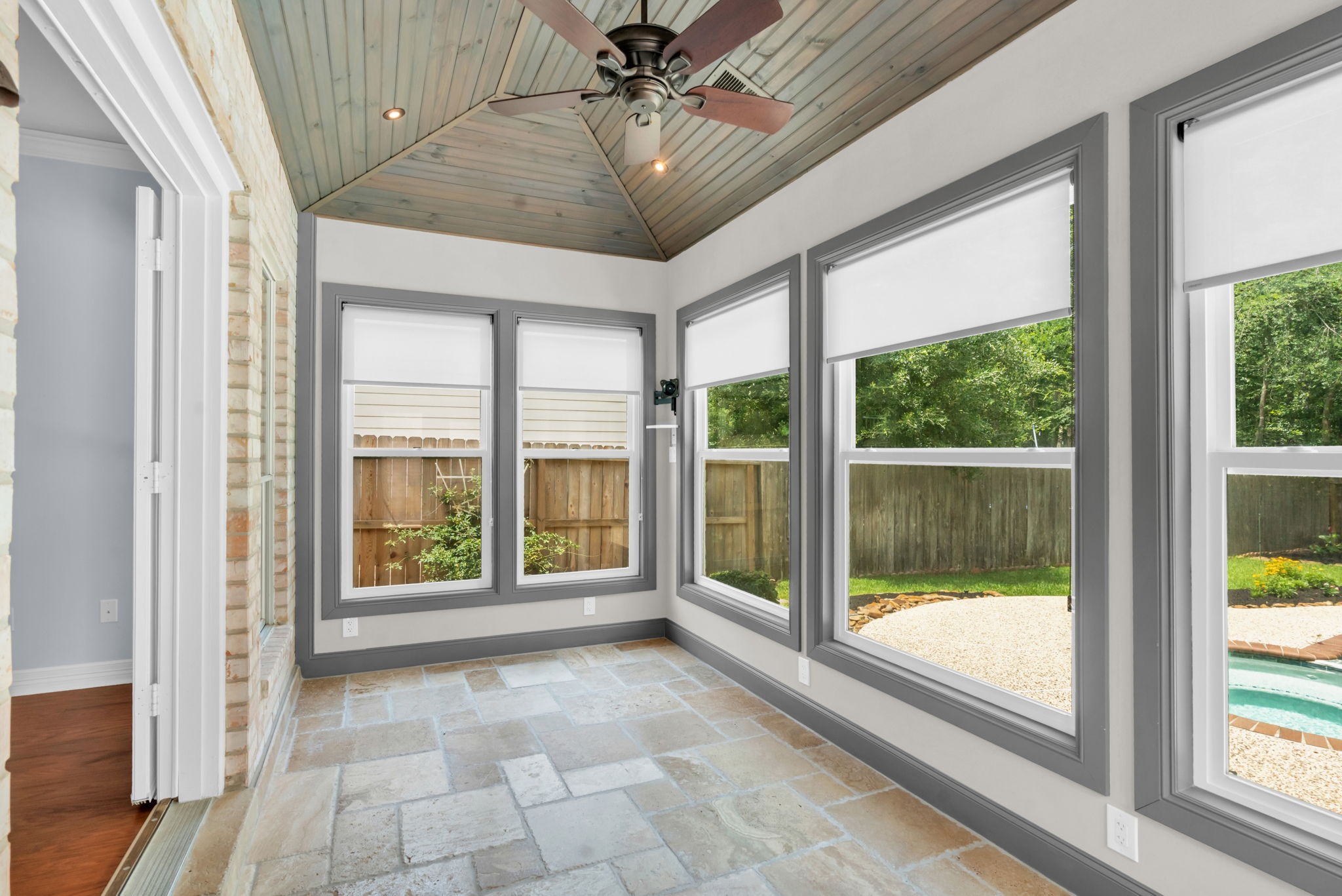 142 West Shadowpoint Circle The Woodlands, TX 77381 - Photo 21 of 50