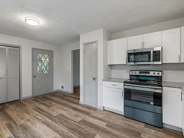 $1,800 | 1999 Hampton Locust Grove Road, Locust Grove, GA 30248