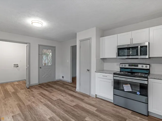 $1,800 | 1999 Hampton Locust Grove Road, Locust Grove, GA 30248