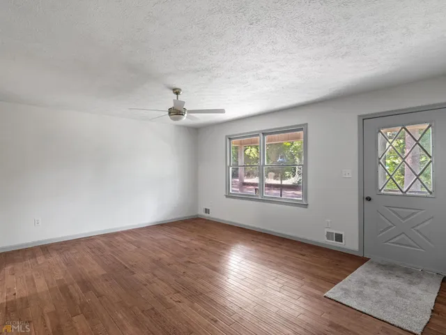 $1,800 | 1999 Hampton Locust Grove Road, Locust Grove, GA 30248