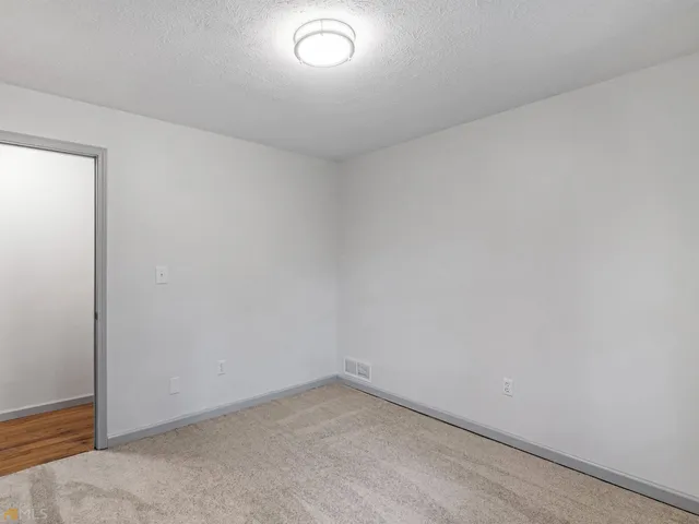 $1,800 | 1999 Hampton Locust Grove Road, Locust Grove, GA 30248