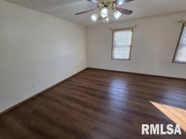 $220,000 | 14013 North Tolle Lane, Mount Vernon, IL 62864