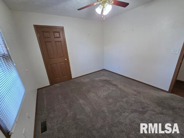 $220,000 | 14013 North Tolle Lane, Mount Vernon, IL 62864