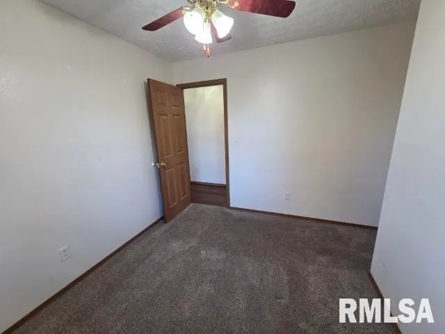 $220,000 | 14013 North Tolle Lane, Mount Vernon, IL 62864