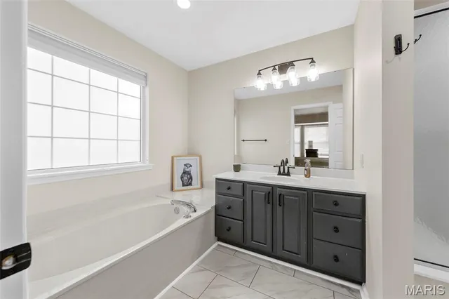 $389,900 | 7 Cherokee Sunset Court, O'Fallon, MO 63366