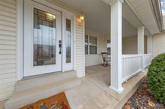 $389,900 | 7 Cherokee Sunset Court, O'Fallon, MO 63366