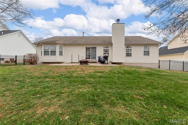 $389,900 | 7 Cherokee Sunset Court, O'Fallon, MO 63366