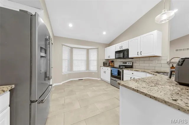 $389,900 | 7 Cherokee Sunset Court, O'Fallon, MO 63366