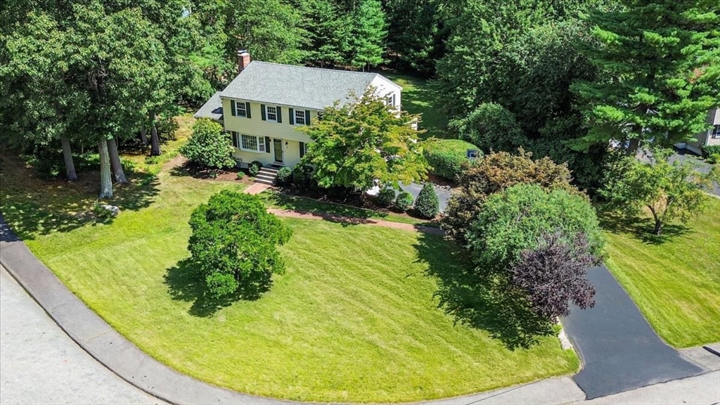 19 Snyder Road Medfield, MA 02052 - Photo 4 of 42 Gallery Image 4