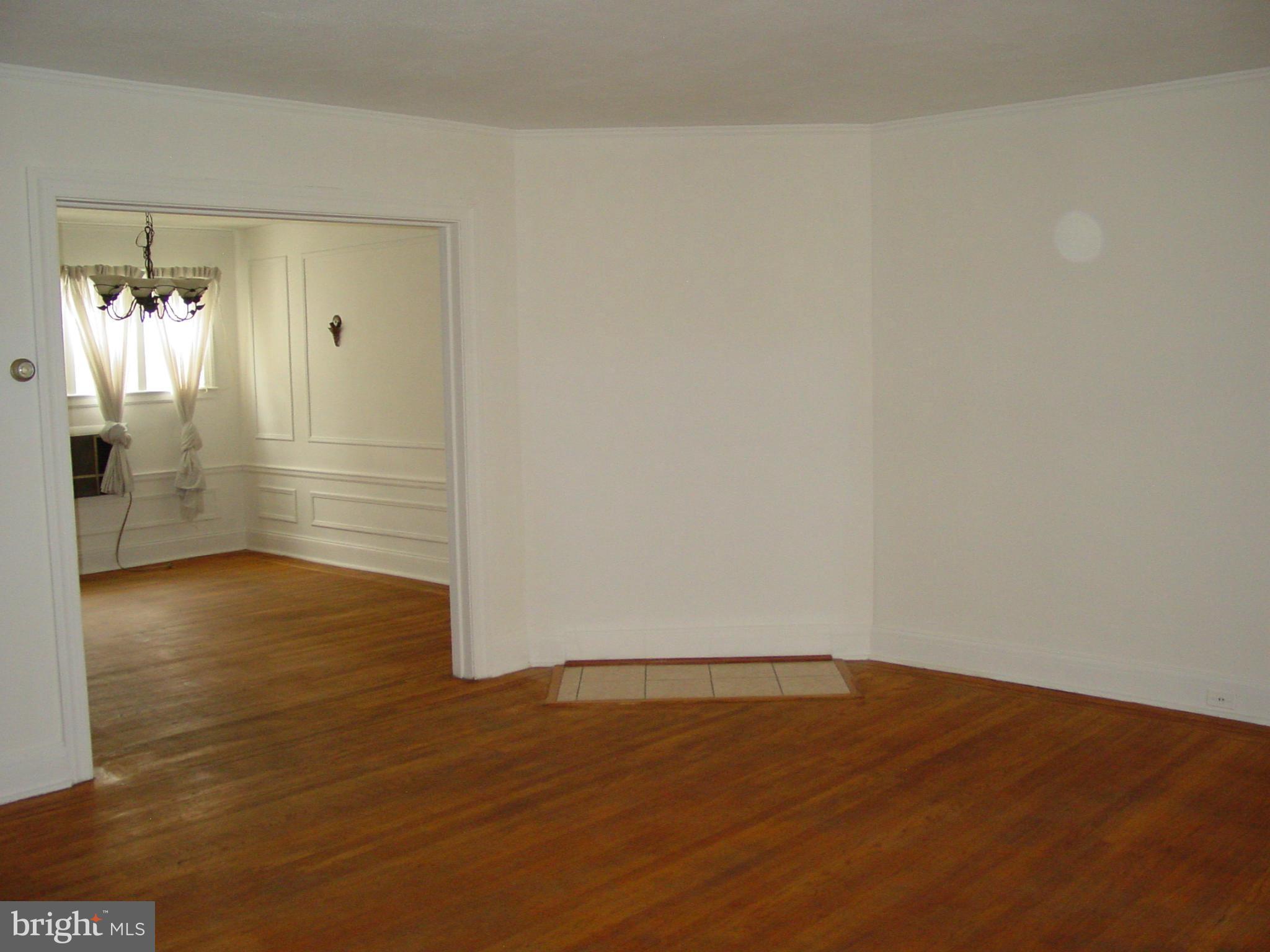 3623 Rexmere Road Baltimore, MD 21218 - Photo 11 of 20 Living Room