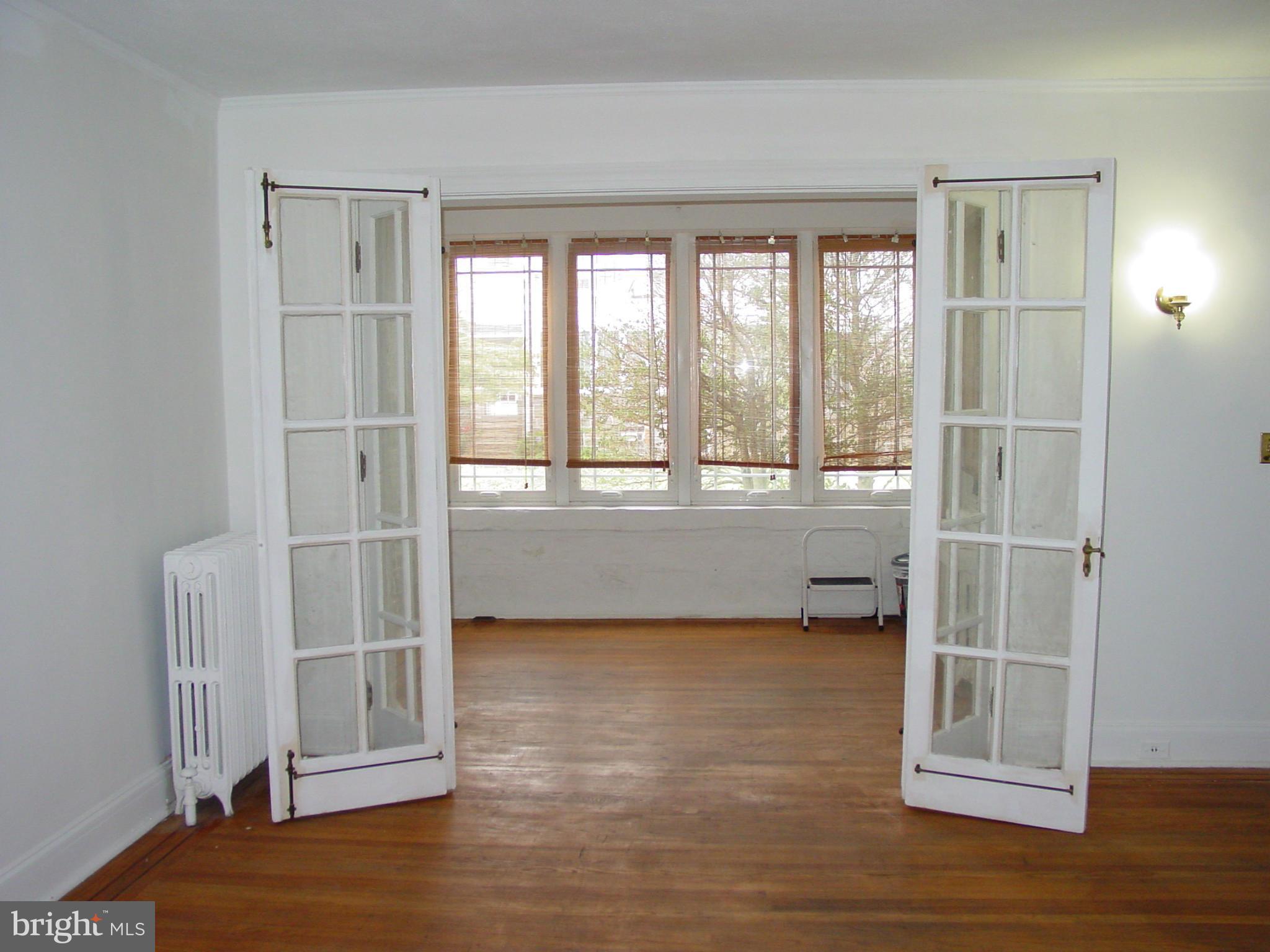3623 Rexmere Road Baltimore, MD 21218 - Photo 3 of 20 Living Room