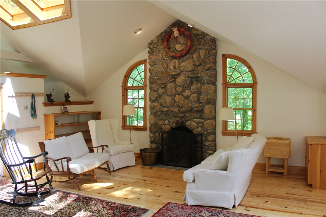 109 Canonchet Road Hopkinton, RI 02873 - Photo 12 of 34 Studio