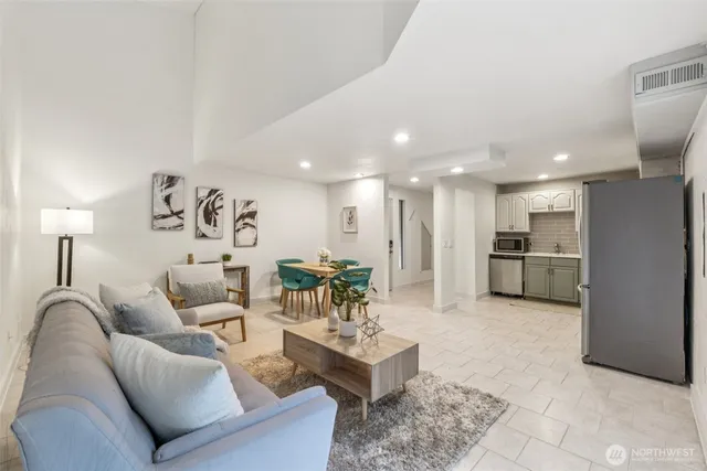 $495,000 | 12600 Southeast 42nd Street, Unit 600, Bellevue, WA 98006