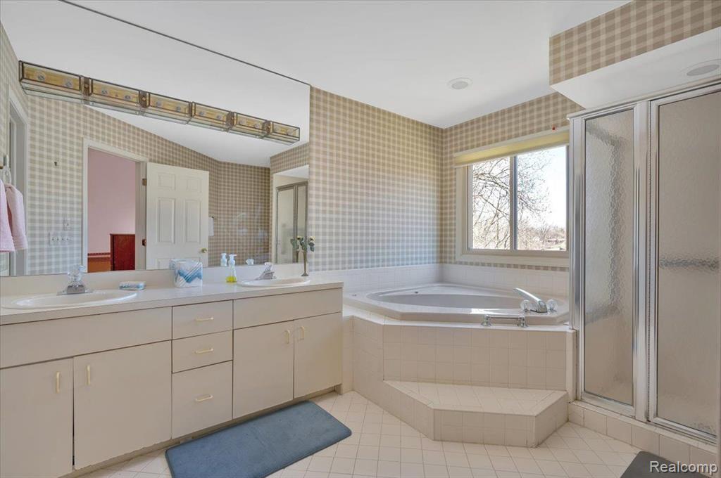 3351 Fairgrove Terrace Rochester Hills, MI 48309 - Photo 15 of 33