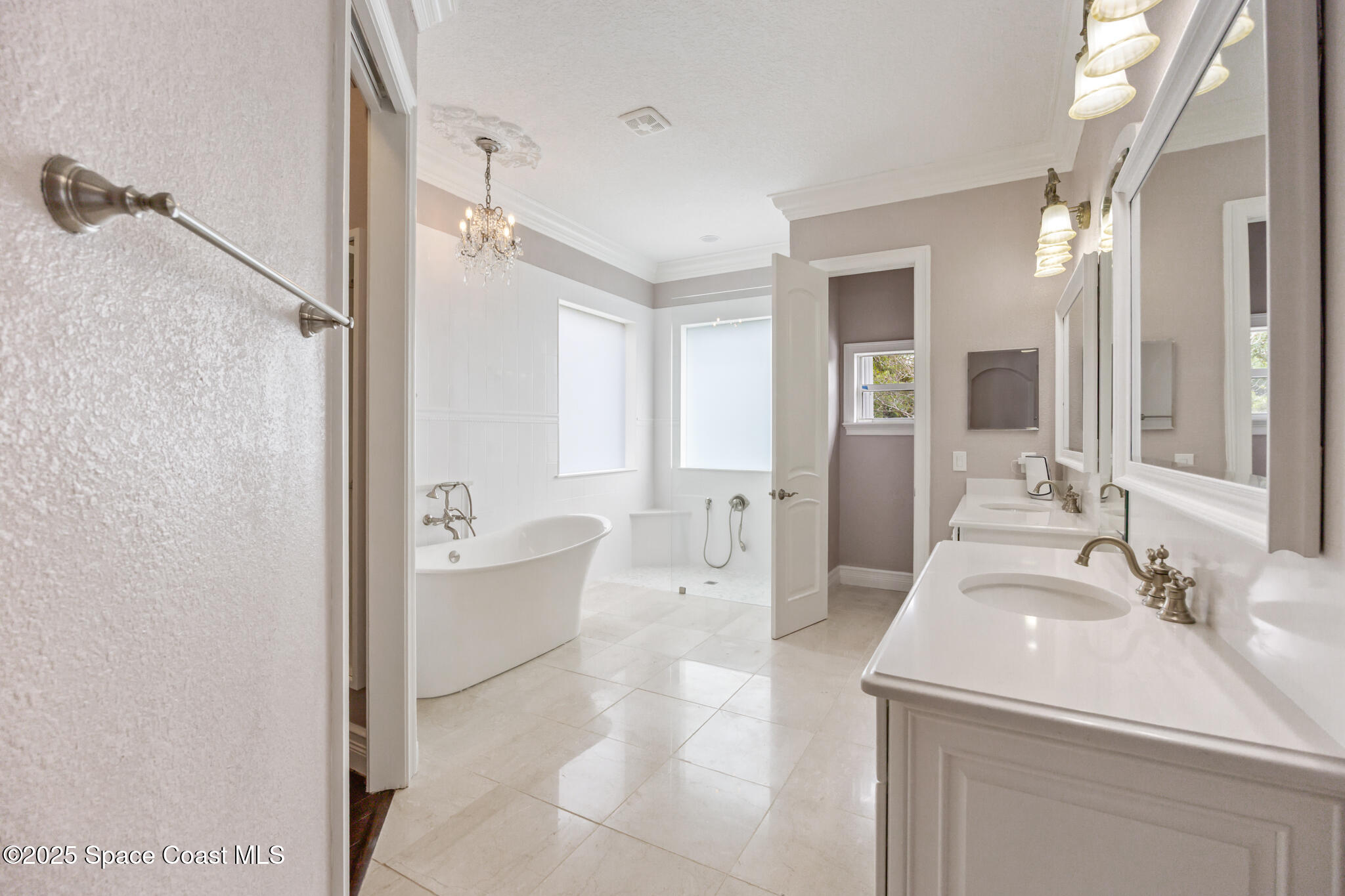 3326 Peninsula Circle Melbourne, FL 32940 - Photo 18 of 53 a bathroom with a sink a toilet and shower