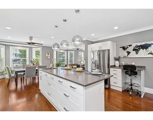 41 Oak Street Reading, MA 01867 - Photo 4 of 42 Gallery Image 4