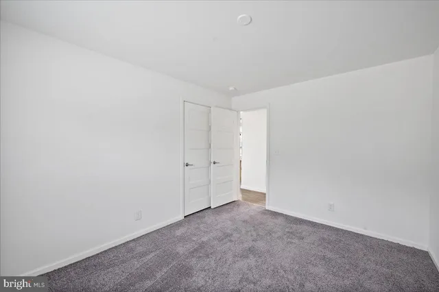 a view of empty room with window