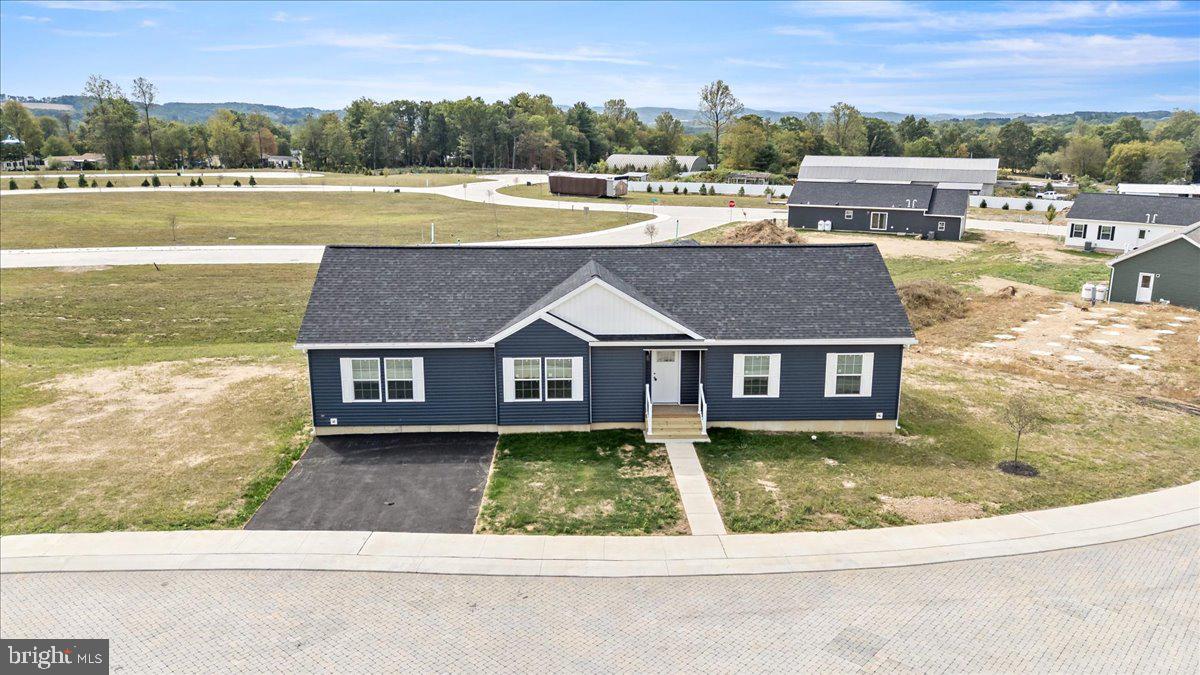 3983 Hastings Road Walnutport, PA 18088 - Photo 3 of 51