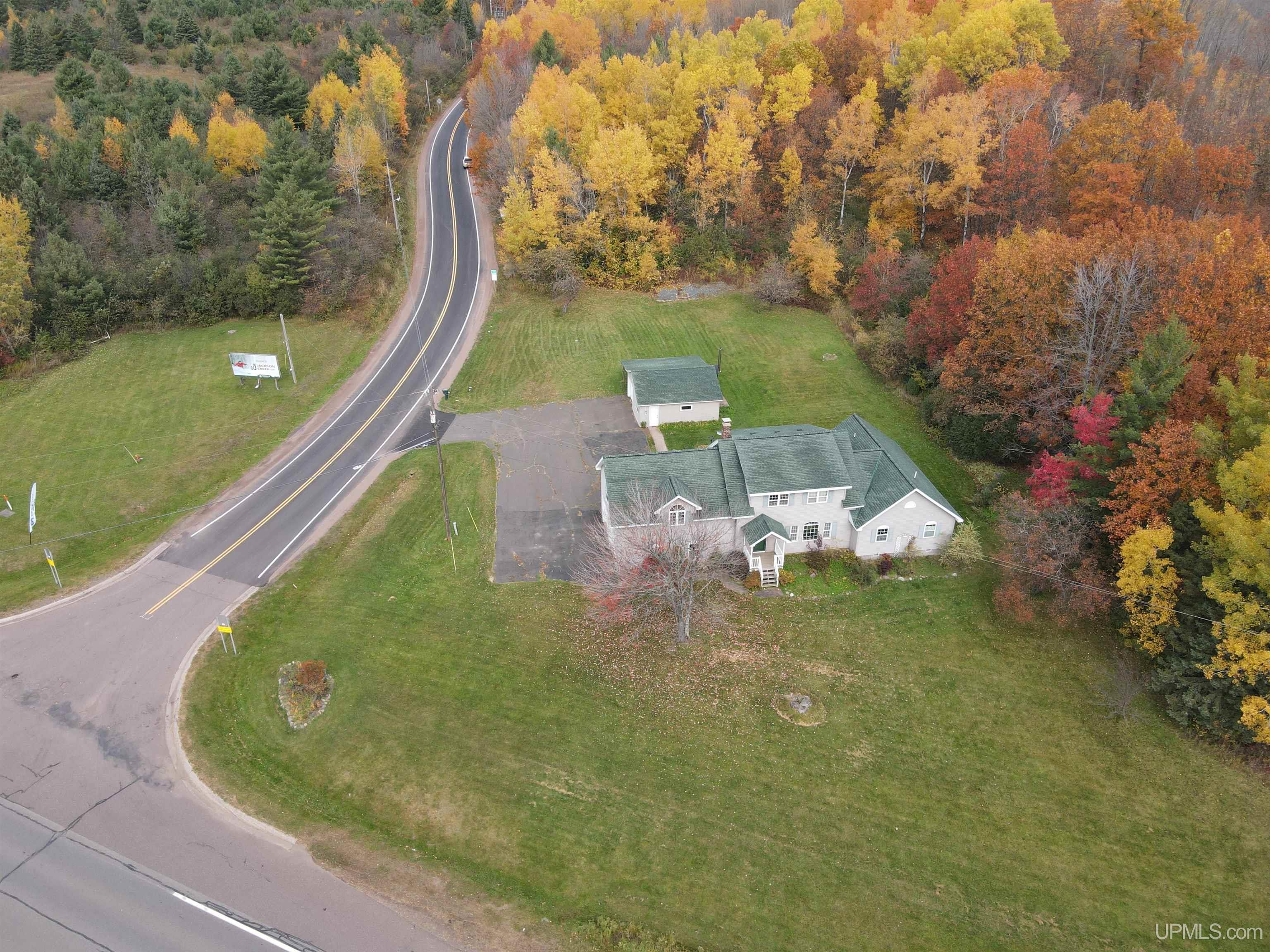 105 Indianhead Road Wakefield, MI 49968 - Photo 6 of 71