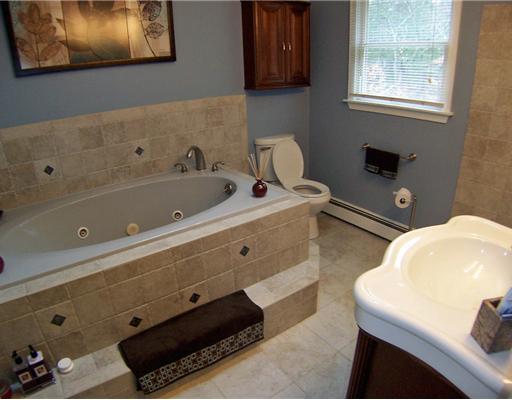 170 Shippee Cove Road Coventry, RI 02816 - Photo 7 of 12 Master Bath/Spa.