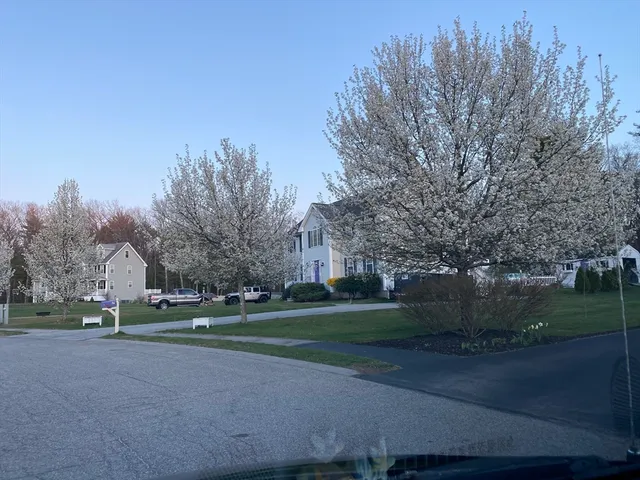 $305,200 | 17 Arthur Gordon Drive, Unit 17, Rowley, MA 01969