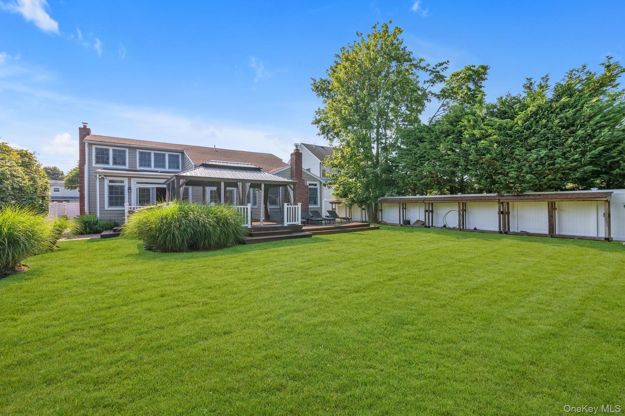 40 Frankel Road Massapequa, NY 11758 - Photo 24 of 27