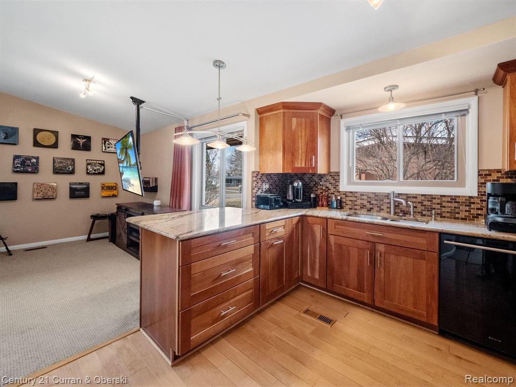 2086 Glencove Road Wolverine Lake, MI 48390 - Photo 3 of 19