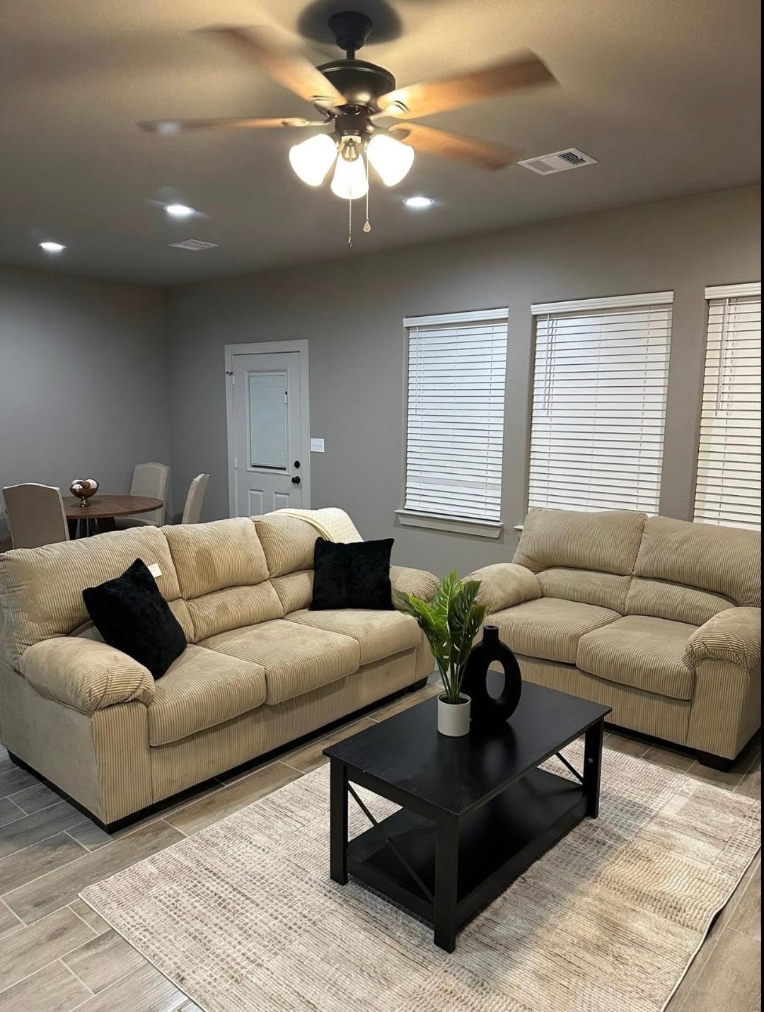 340 North 9th Street Beaumont, TX 77702 - Photo 2 of 15