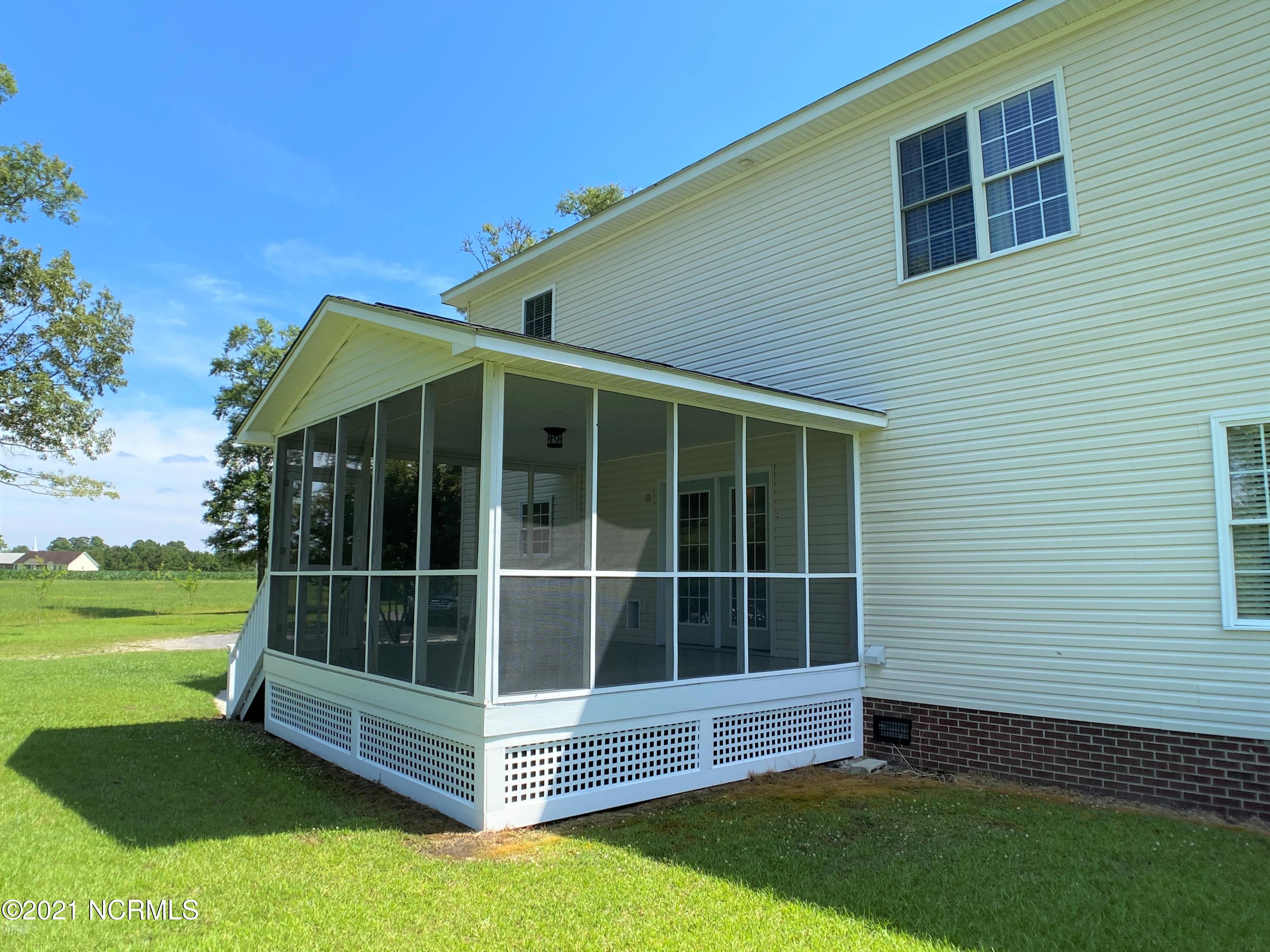 2703 Seed Tick Neck Road Pinetown, NC 27865 - Photo 6 of 27 006 Screened Porch