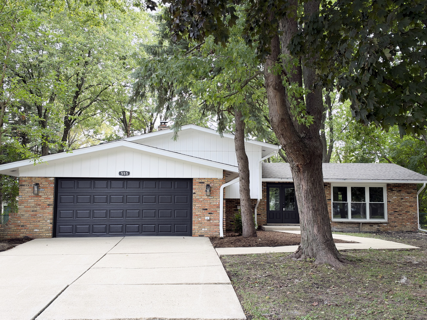 28W555 Leverenz Road Naperville, IL 60564 - Photo 1 of 22 Gallery Image 1
