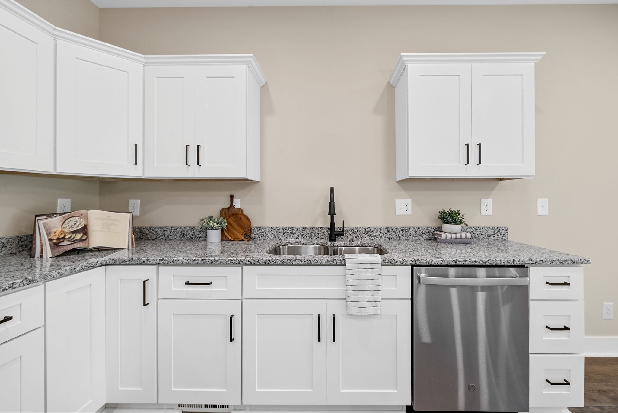 2141 Sanders Road Clarksville, TN 37043 - Photo 12 of 34 Gallery Image 12