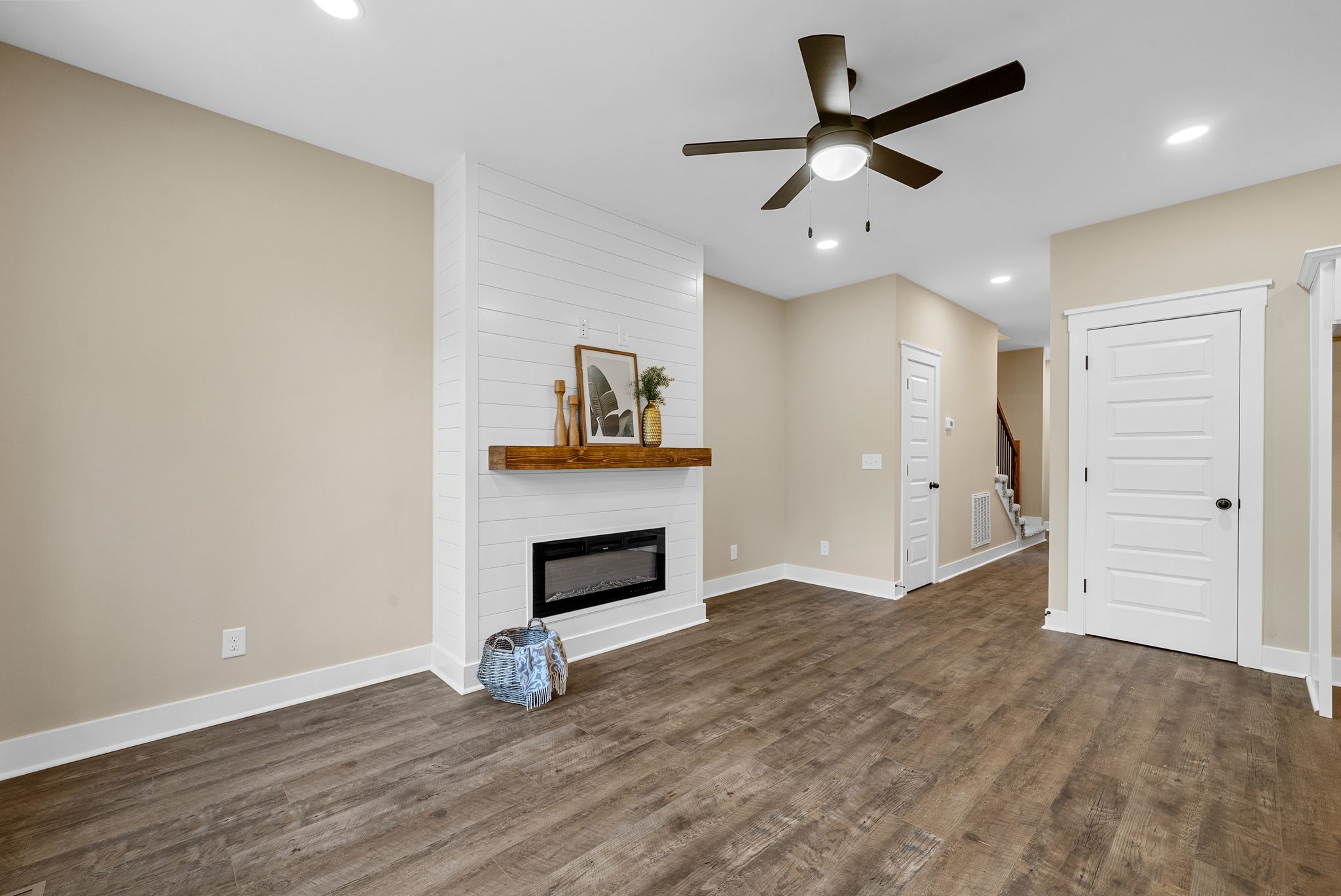 2141 Sanders Road Clarksville, TN 37043 - Photo 7 of 34 Gallery Image 7