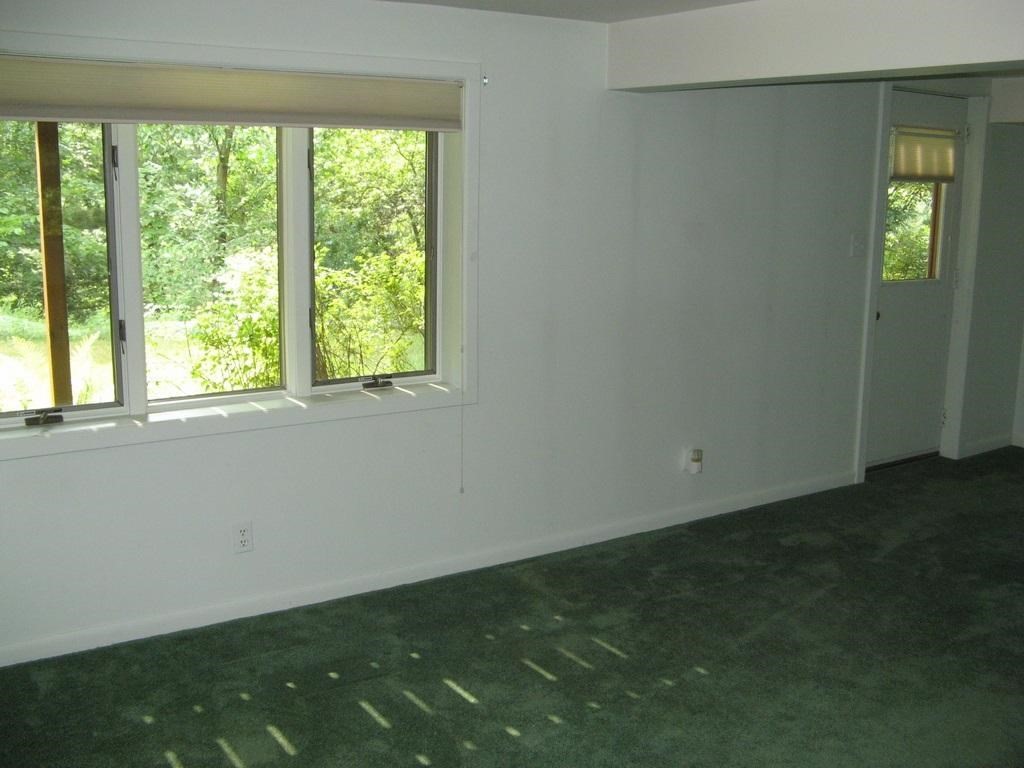 9349 Mabley Hill Road Fenton, MI 48430 - Photo 36 of 45 LL family room