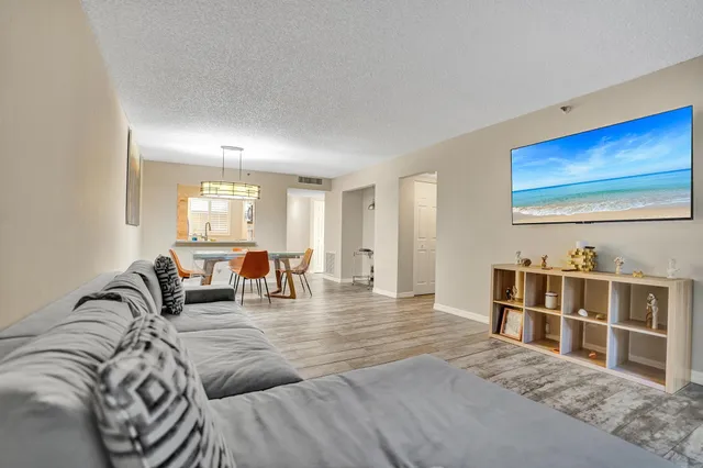 $2,650 | 2070 Homewood Boulevard, Unit 214, Delray Beach, FL 33445