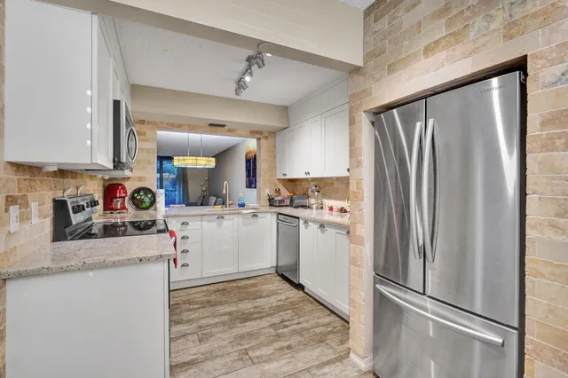 $2,650 | 2070 Homewood Boulevard, Unit 214, Delray Beach, FL 33445