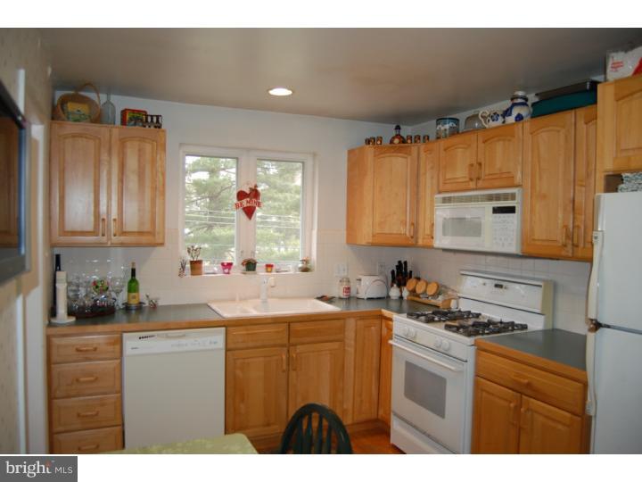 556 Vernon Road Springfield, PA 19064 - Photo 8 of 25 Kitchen