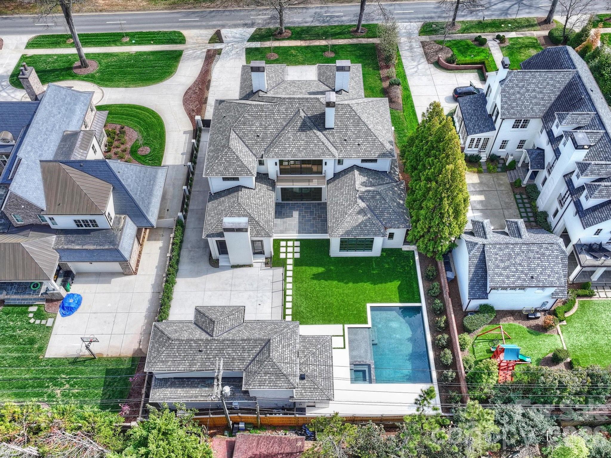 1436 Queens Road West Charlotte, NC 28207 - Photo 41 of 47 an aerial view of a house with a garden and plants