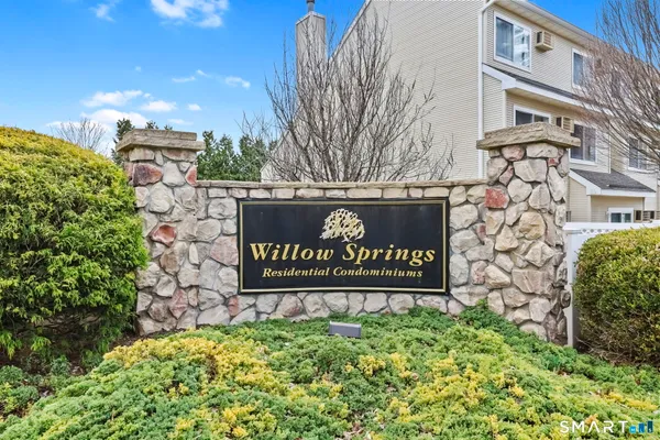 $269,900 | 305 Willow Springs, Unit 305, New Milford, CT 06776