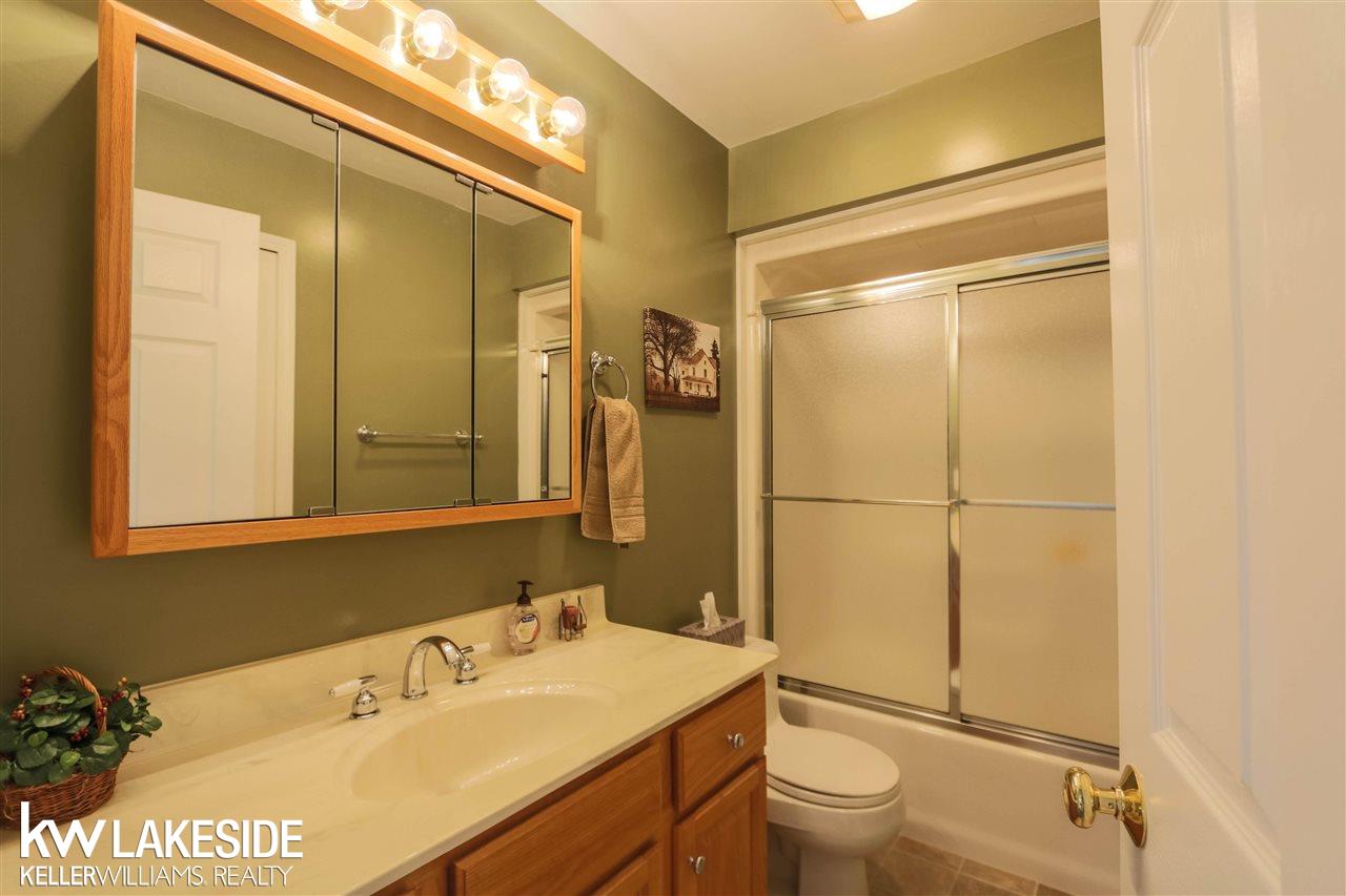 465 Mack Road Leonard, MI 48367 - Photo 53 of 84 50049808-52.JPG