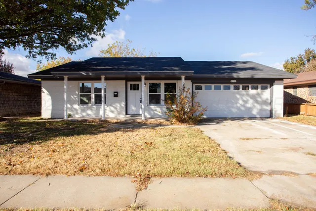 $235,000 | 2701 Comanche Trail, Pampa, TX 79065