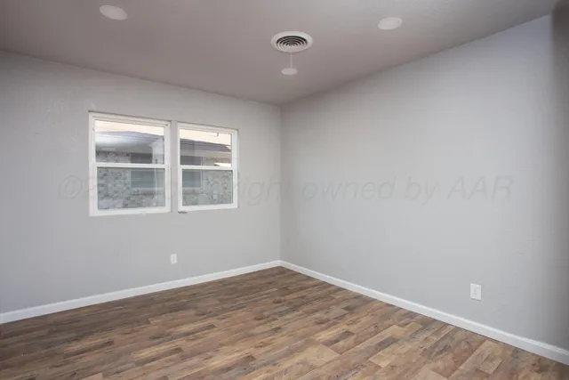 $235,000 | 2701 Comanche Trail, Pampa, TX 79065