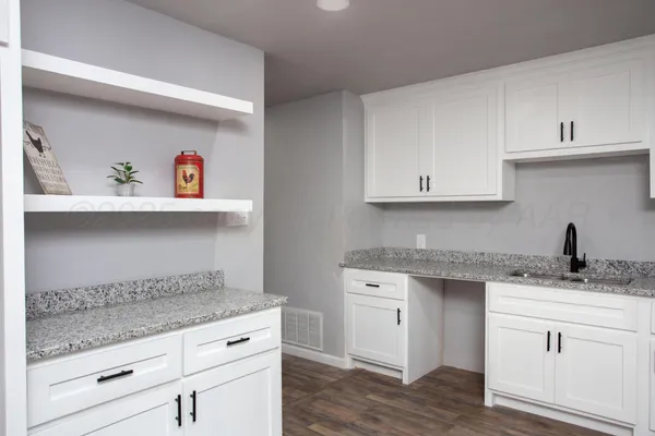 $219,000 | 2701 Comanche Trail, Pampa, TX 79065