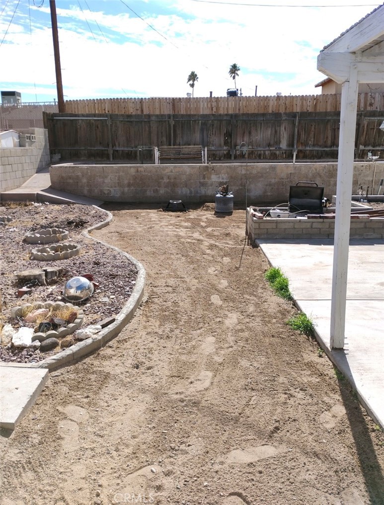 1700 Sunrise Road Barstow, CA 92311 - Photo 5 of 5 BACK YARD