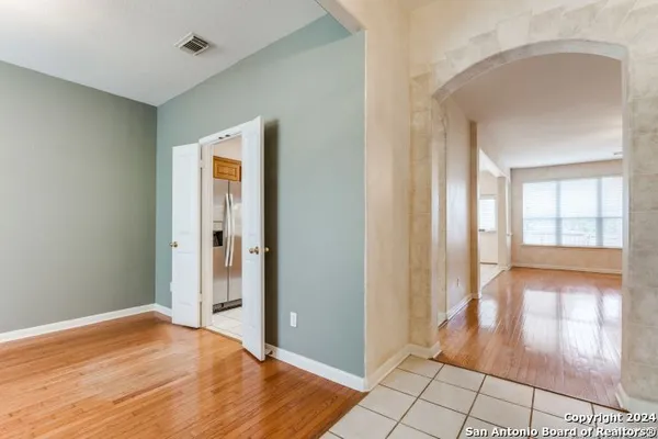 $2,000 | 6518 Amber Oak, San Antonio, TX 78249